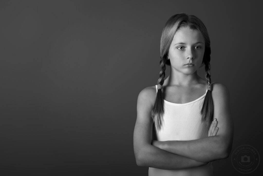 dětský portrét dívky s výrazným charakterem