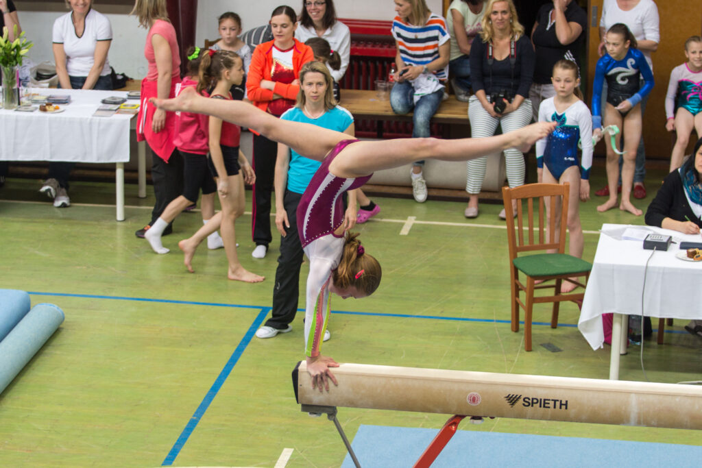 gymnastické závody na kladině – sportovní fotograf Kladno