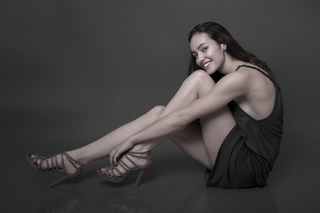 studiový portrét ženy v ateliéru – portrétní fotograf Kladno