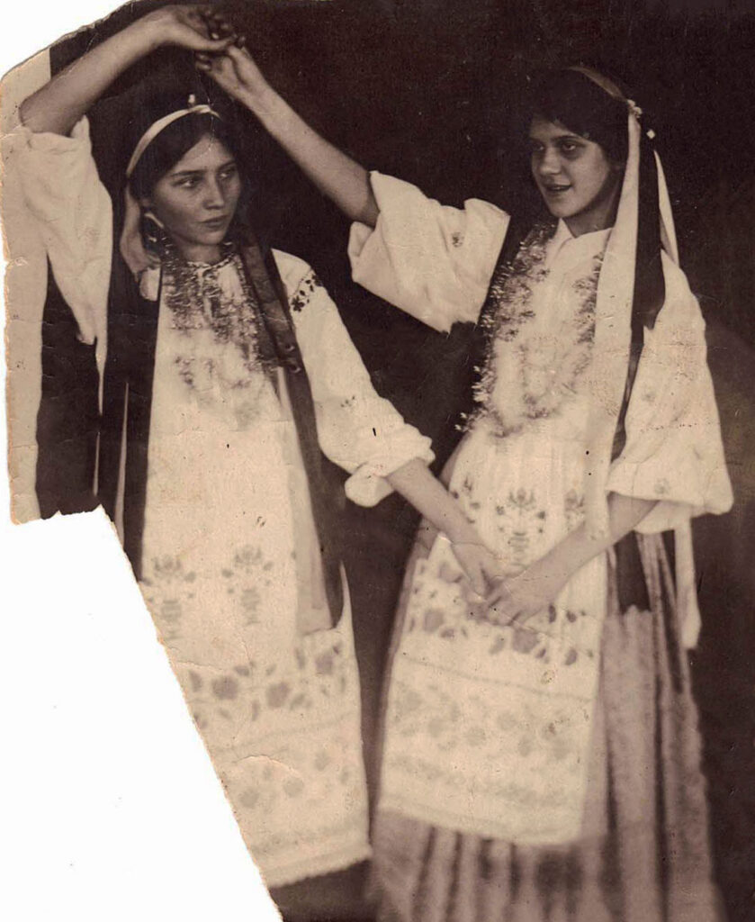 Stará poškozená fotografie před opravou